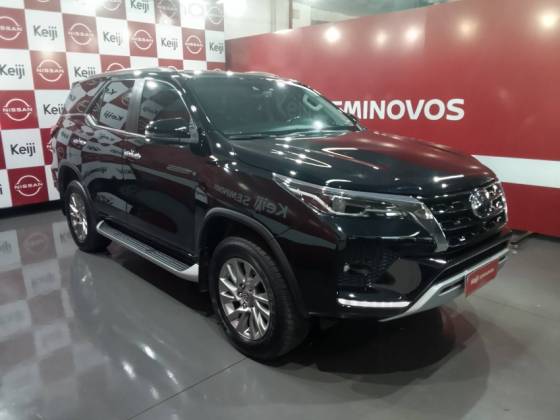 TOYOTA HILUX SW4 2.8 D-4D TURBO DIESEL SRX 4X4 AUTOMÁTICO